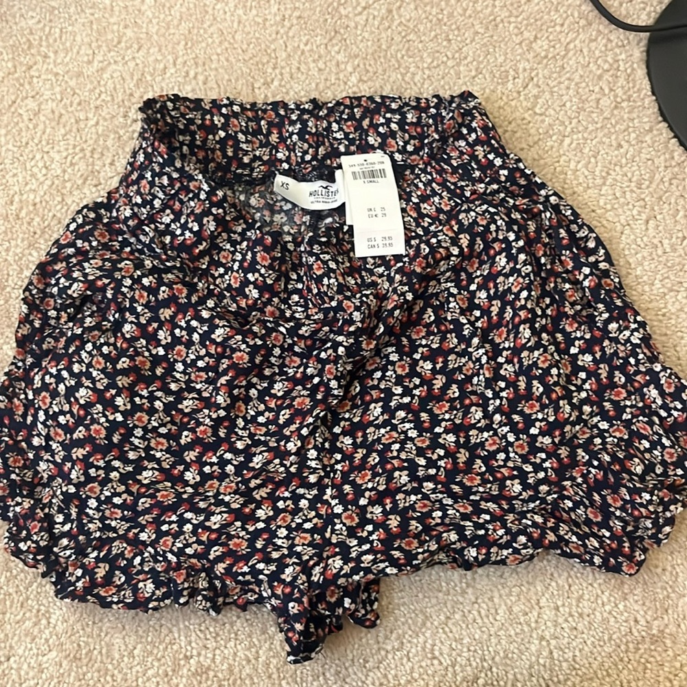 floral shorts